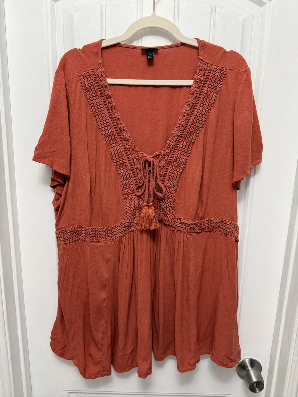 Torrid Women 3X Auburn Rayon Gauze Crinkle Lace Up Babydoll Blouse (46-8)